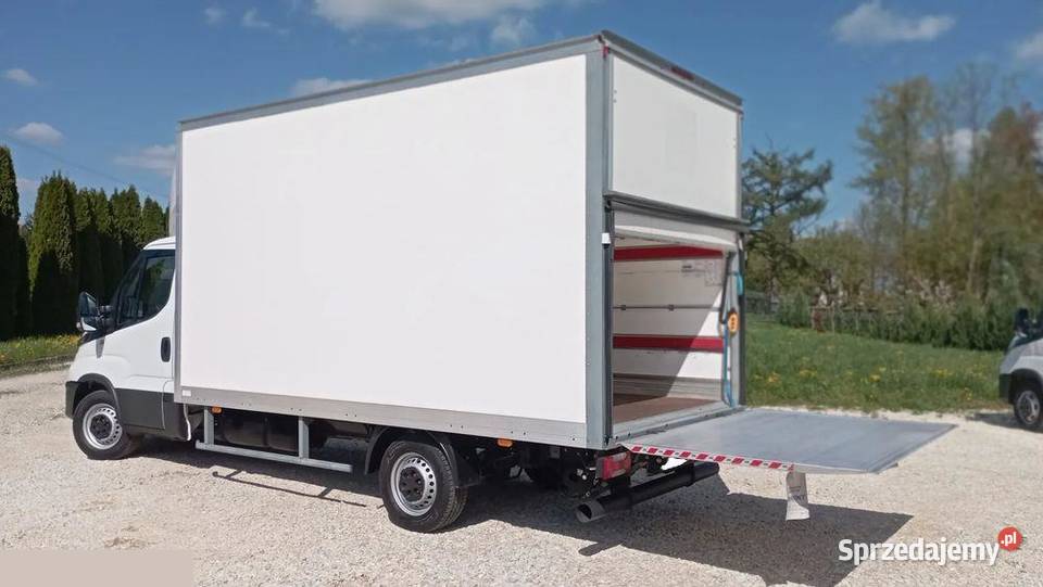 Iveco DAILY 160 TDI KONTENER 8PALET WINDA 750 Samochody dostawcze Szydłów
