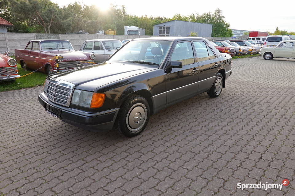 Mercedes 200D W124 Czarny z Hiszpanii Zdrowy łódzkie Zgierz