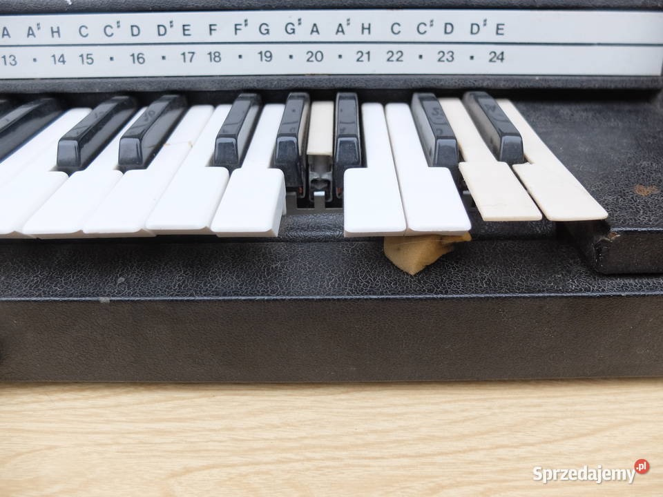 Organy Żaczek z 1979 roku PRL Eltra Bydgoszcz 833.. Kościan