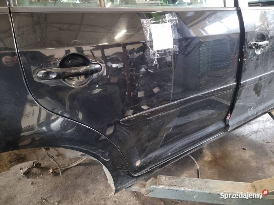 DRZWI PRAWE TYŁ VOLKSWAGEN TOURAN osobowe