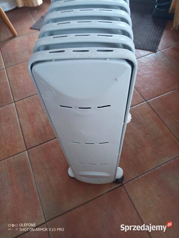 Grzejnik olejowy Delonghi 2000 W powystawowy Głogoczów sprzedam