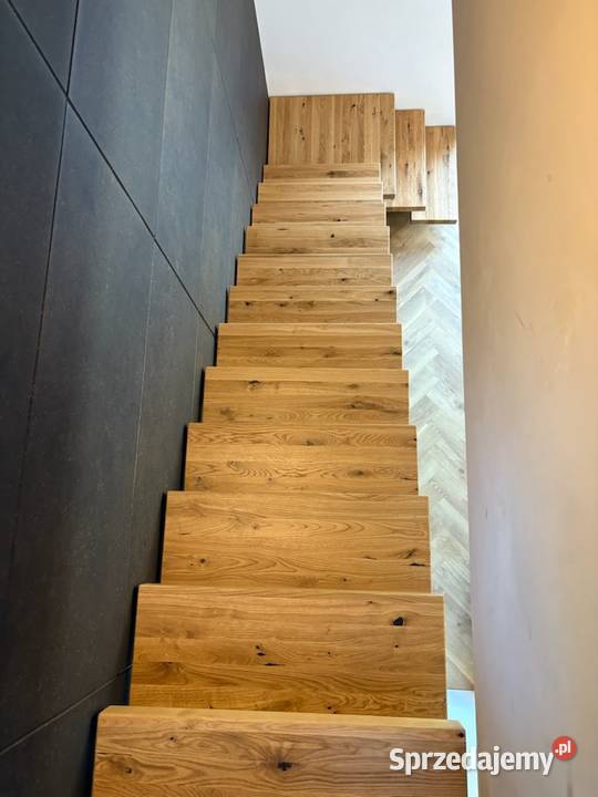 Schody konstrukcja metalowa plus stopnie dąb