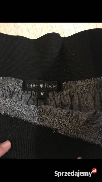 Krótka spódniczka one Love M Skawina