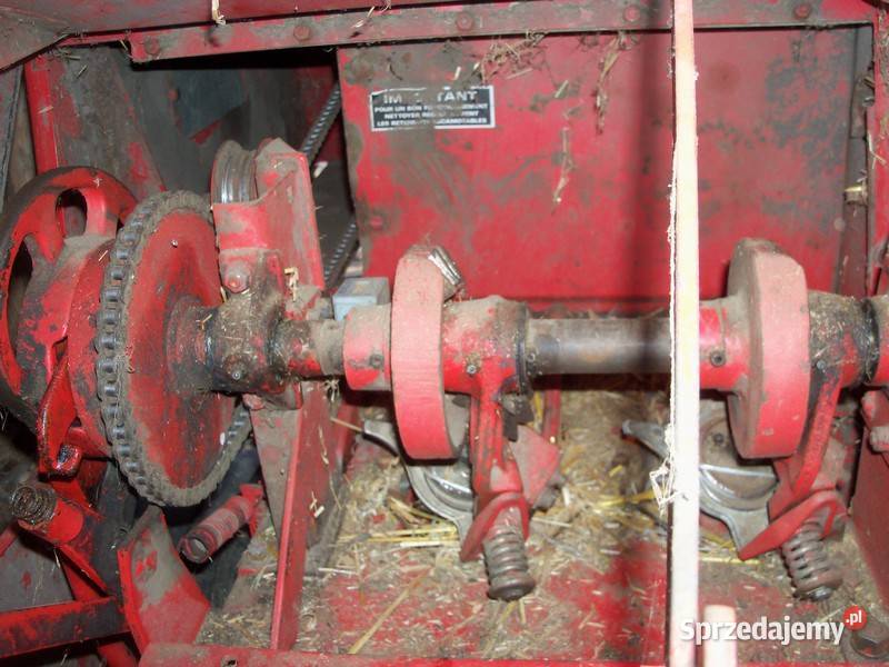 Prasa kostkująca MASSEY FERGUSON 124 Kostkujące Szyk