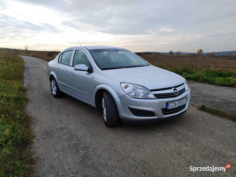 Opel Astra H Sedan 16 Benzyna 115KM Astra sprzedam