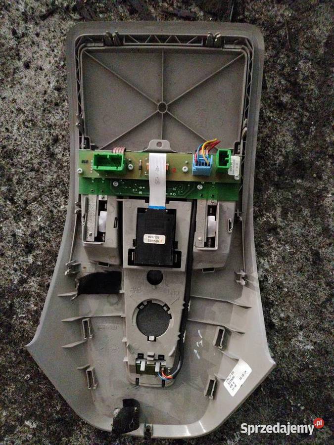 Lampka podsufitki oświetlenie kabiny Volvo v50 Książ Wielkopolski