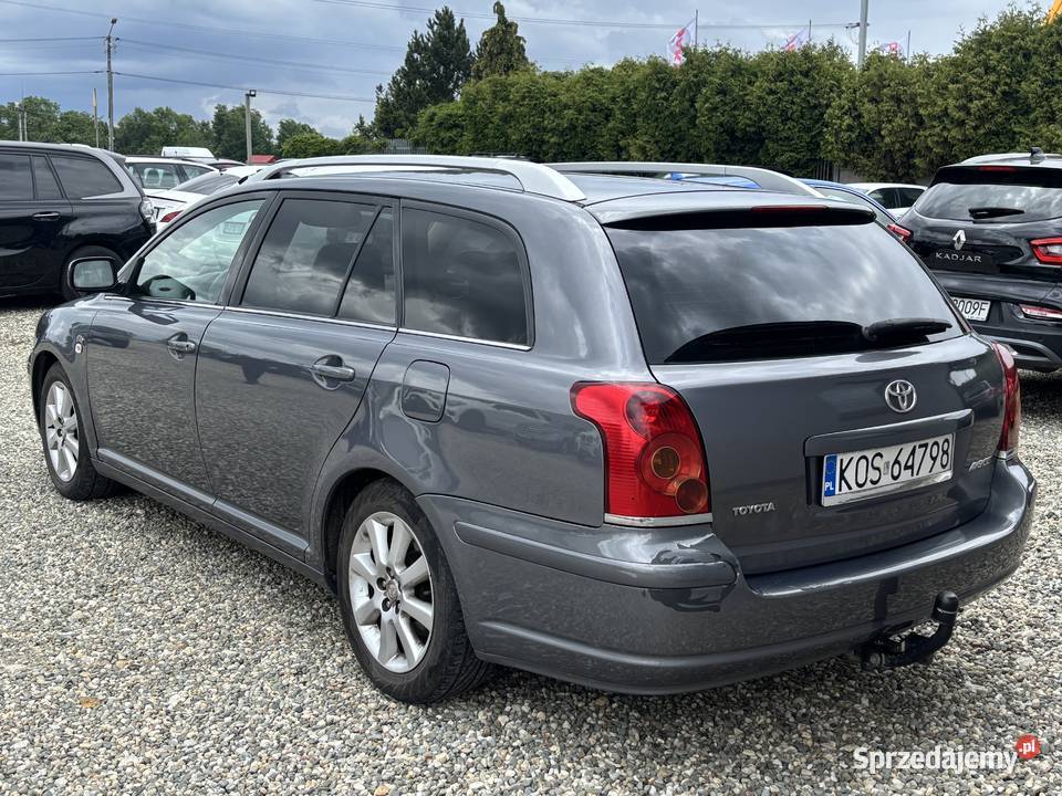 Toyota Avensis Rok produkcji 2004 Paniówki