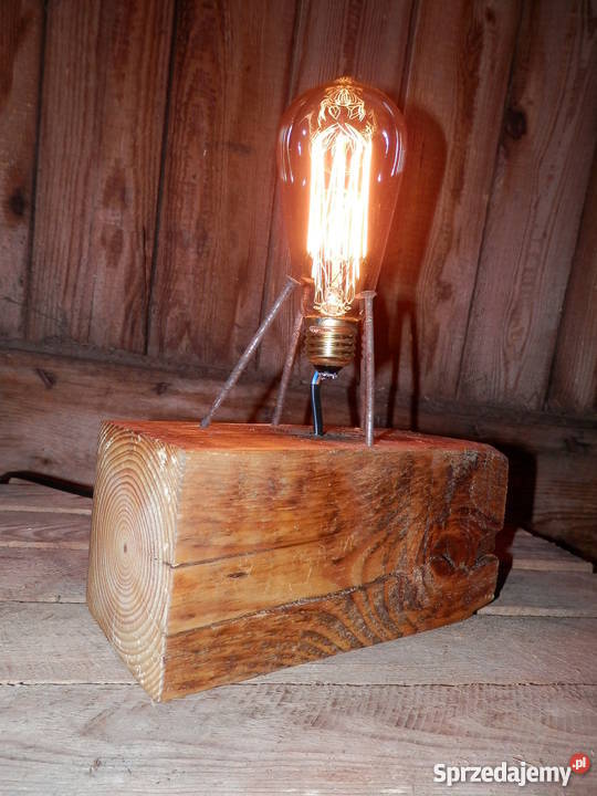 Lampa GWÓŹDŹ ręcznie wykonana ze starej belki