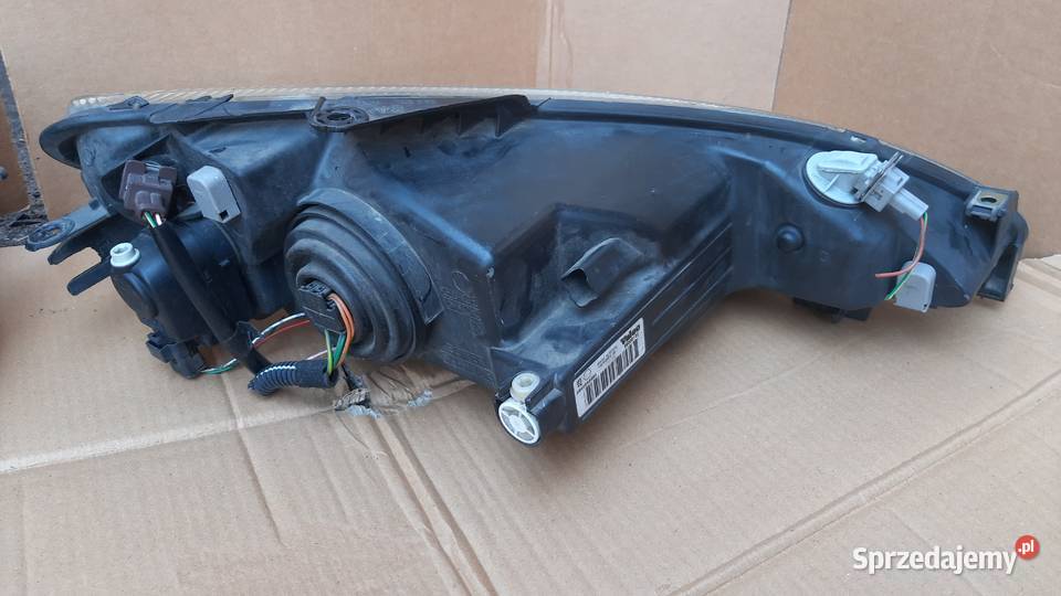 lampa przednia prawa lewa lampy przód peugeot Uniwersalne Dębno