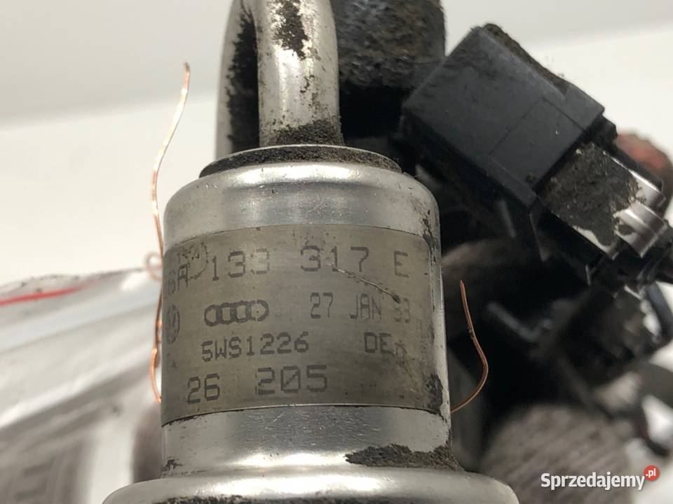 LISTWA WTRYSKOWA AUDI A3 8L 06A133317E 18 125