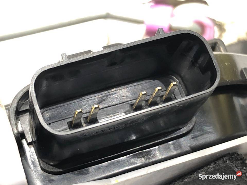 ZAMEK DRZWI LEWY PRZÓD KIA STINGER Hatchback