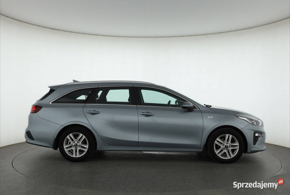 Kia Ceed 14 TGDI srebrny Piaseczno