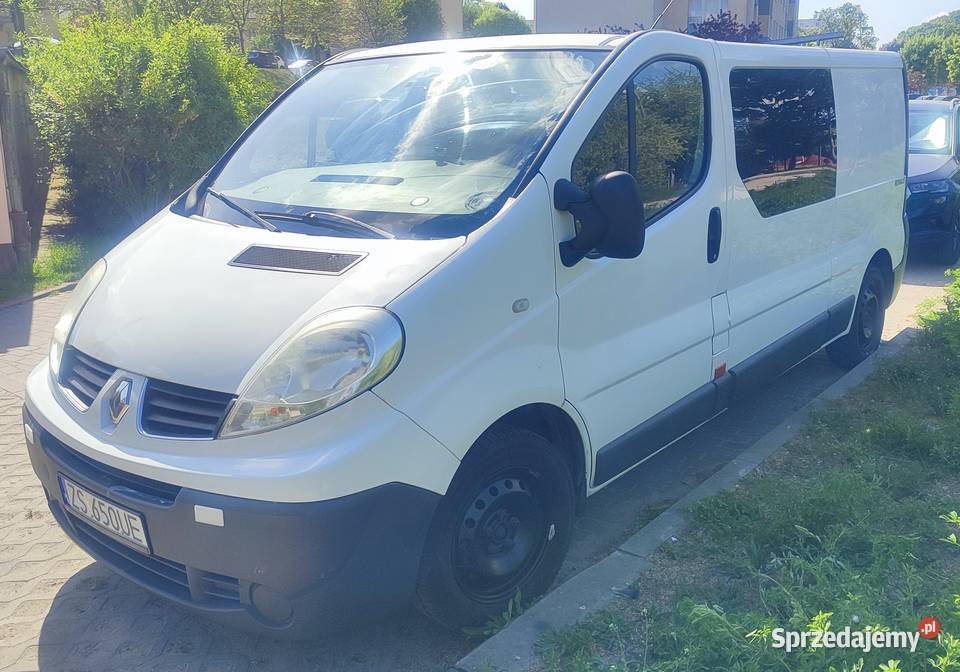 Renault Trafic II 20 dCi 114 6 os 2009r LONG