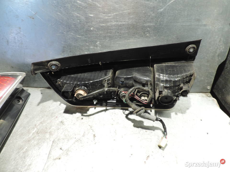 SUBARU JUSTY 4 LAMPA PRAWY TYŁ Lampy tylne