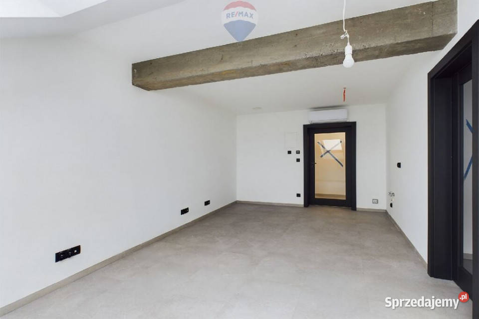 Prestiżowe biuro branży Nieruchomości parking Nowy Targ