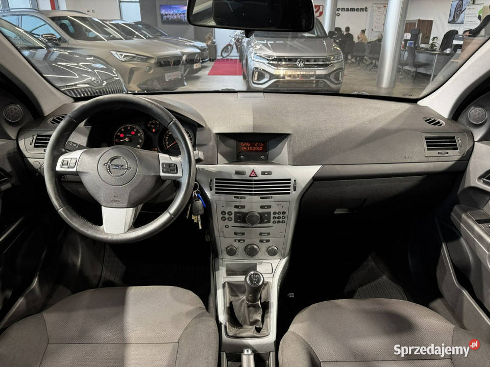 Opel Astra 16 116 M5 2011 r salon klimatyzacja Hatchback Myślenice sprzedam