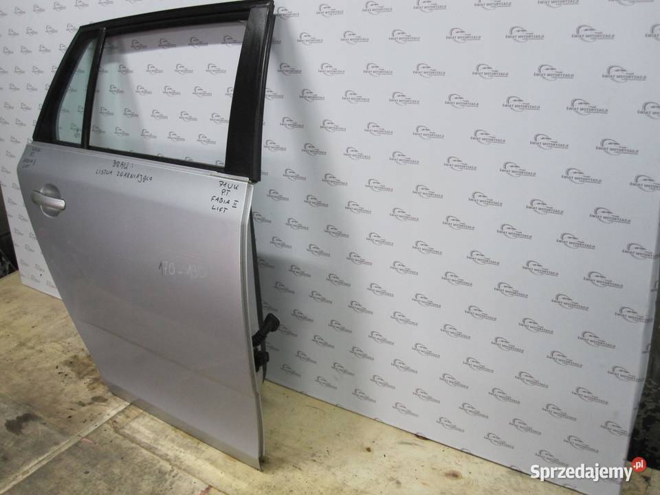 SKODA FABIA II LIFT 11r drzwi prawe tył Drzwi