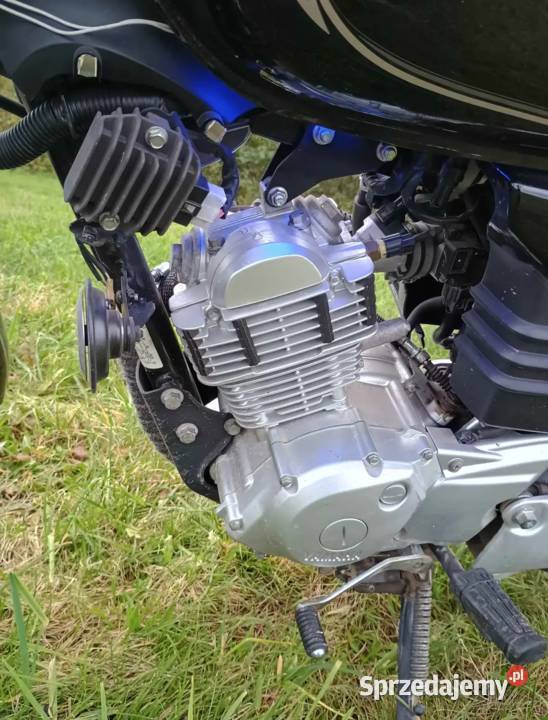 Yamaha YBR 125 Custom kat B