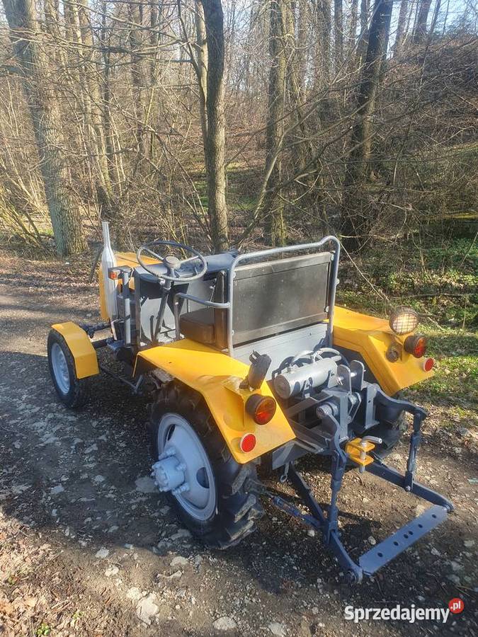 Ciągnik Sam S15 z podnosnikiem