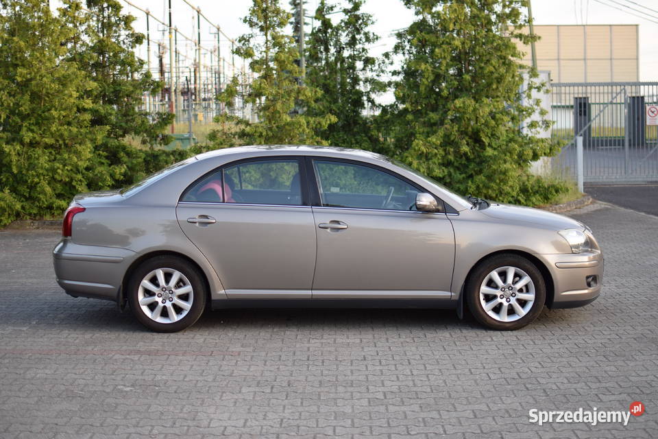 Toyota Avensis Sedan Lift 16 16v salon polska Ostrów Wielkopolski