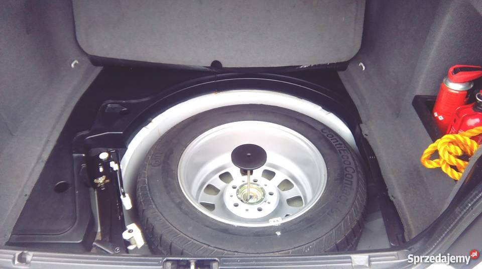 BMW E39 528 titansilber zmieniarka CD Damianów sprzedam