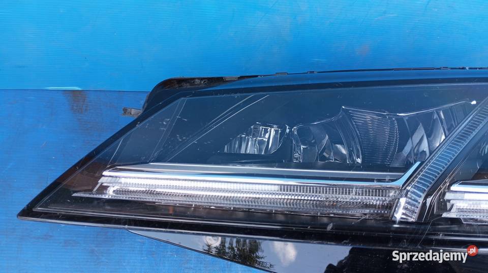 LAMPA LEWY PRZÓD EU FULL LED 8S0941033C AUDI TT