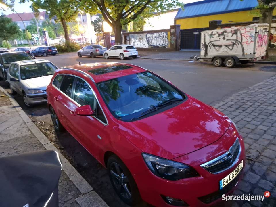 Opel Astra Sports Tourer 16 Turbo 180 super stan Dębica