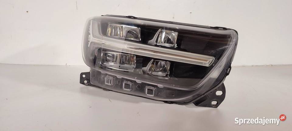 VOLVO XC40 LAMPA PRAWY PRZÓD ANGLIK RHD 31655986 sprzedam