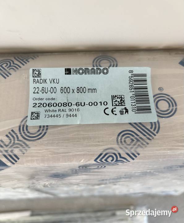 Grzejnik KORADO RADIK VKU 22 600x800 z głowicą