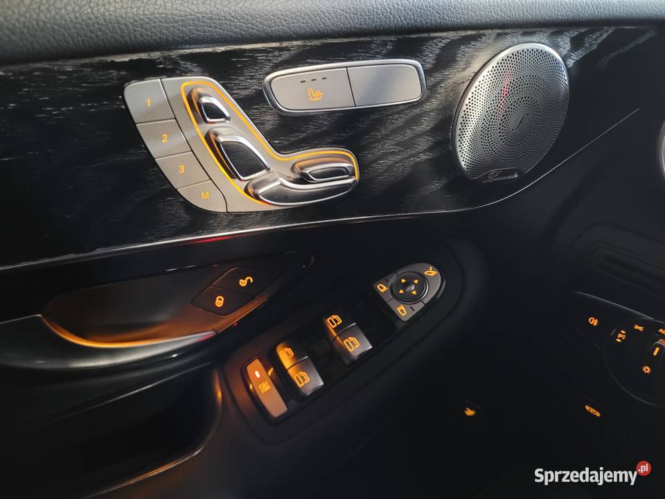 Piękny Mercedes GLC 300 małopolskie
