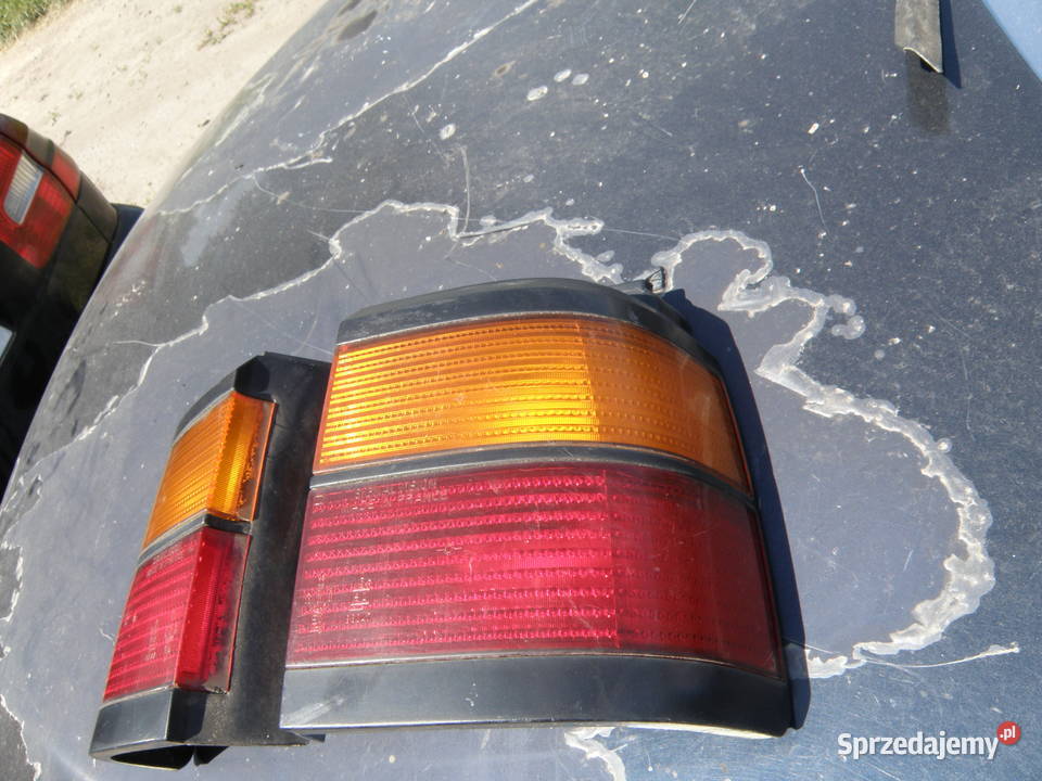 Lampa tylna prawa lewa Volkswagen Passat B3 8893
