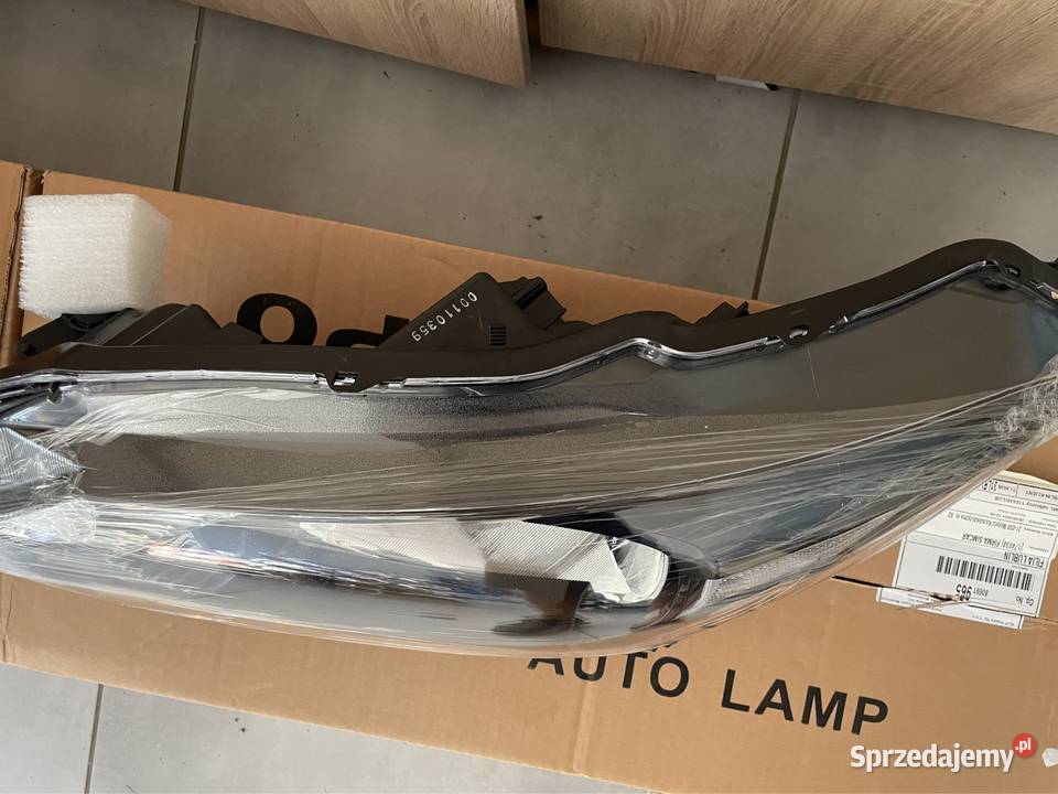Honda HrV II 15 reflektor nowy h4 Rok produkcji 2022 Kozubszczyzna