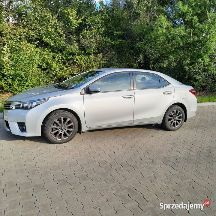 Toyota Corolla 16 2016 światła do jazdy dziennej