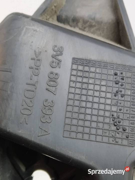 ŚLIZG ZDERZAKA KOMPLET 3V5807863 3V5807393A sprzedam