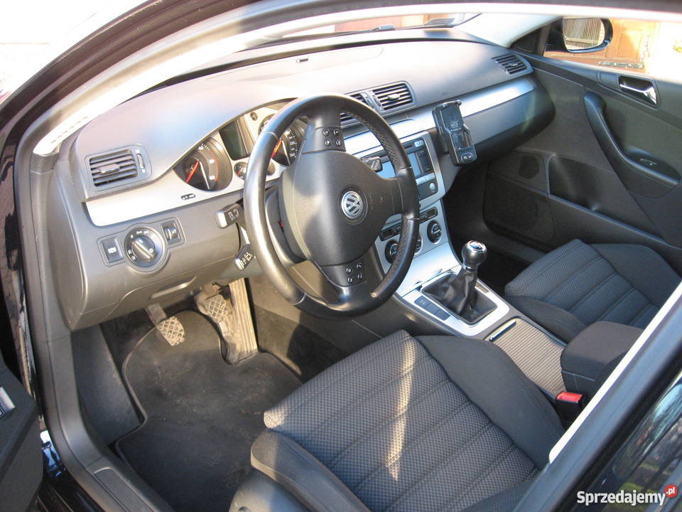 VW PASSAT B6 Kombi 20 TDI 140 NAVISportline tempomat