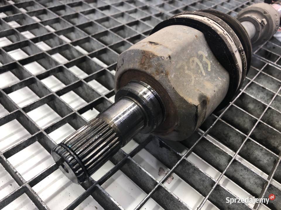 PÓŁOŚ LEWY PRZÓD HYUNDAI i40 495003Z300 17 116 sprzedam