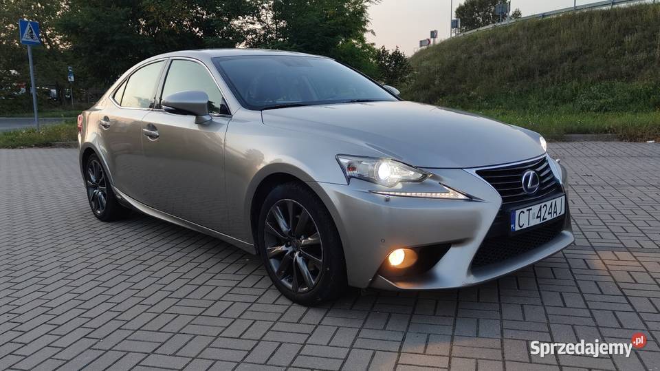 Lexus IS300h zadbany nowa bateria 2013r
