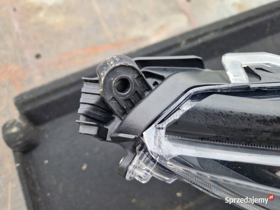Toyota RAV4 V reflektor LED ORG EU sprzedam