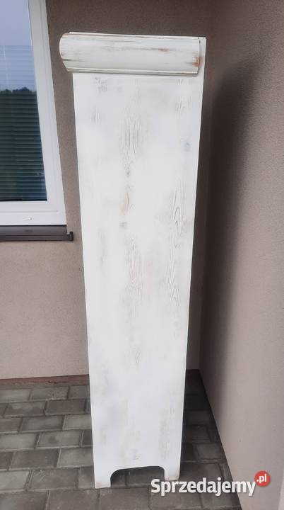 Stary międzywojenny słupek szafka shabby biały