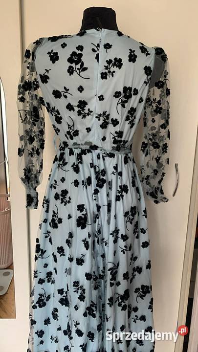 Piękna sukienka błękitna Spódnice i sukienki Boguchwała