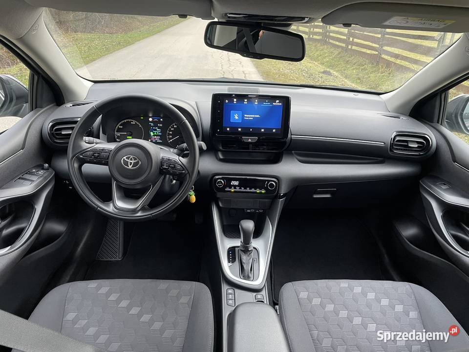 Toyota Yaris Hybrid 15 Comfort Automat 1490cm3 podkarpackie