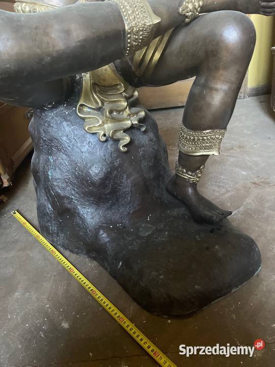 Wielki Budda z brązu Międzylesie