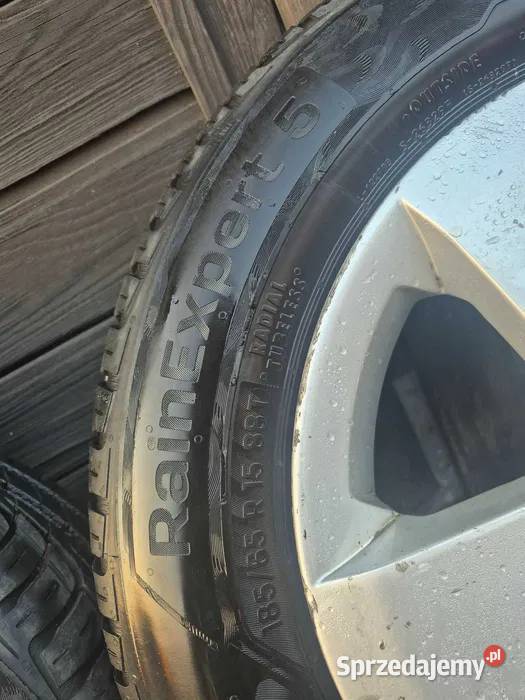 Komplet opon letnich z felgami 18565 R15 Bydgoszcz
