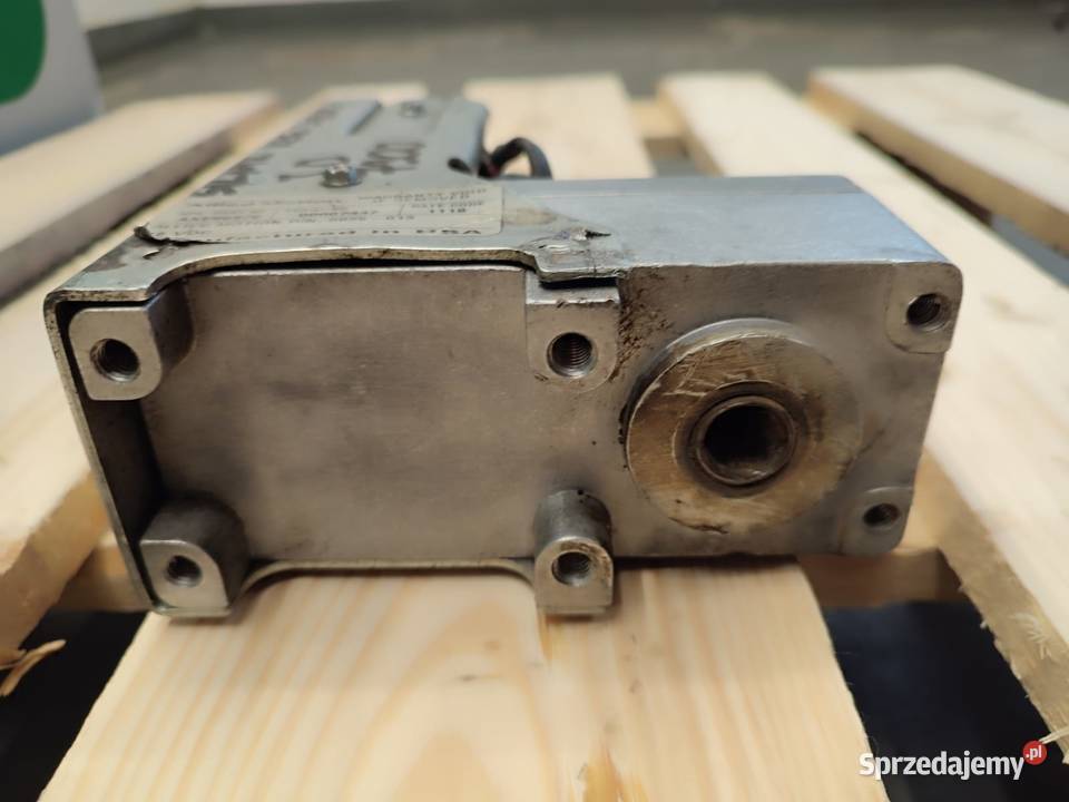 Silnik regulacji stalnicy AXE59370 JOHN DEERE