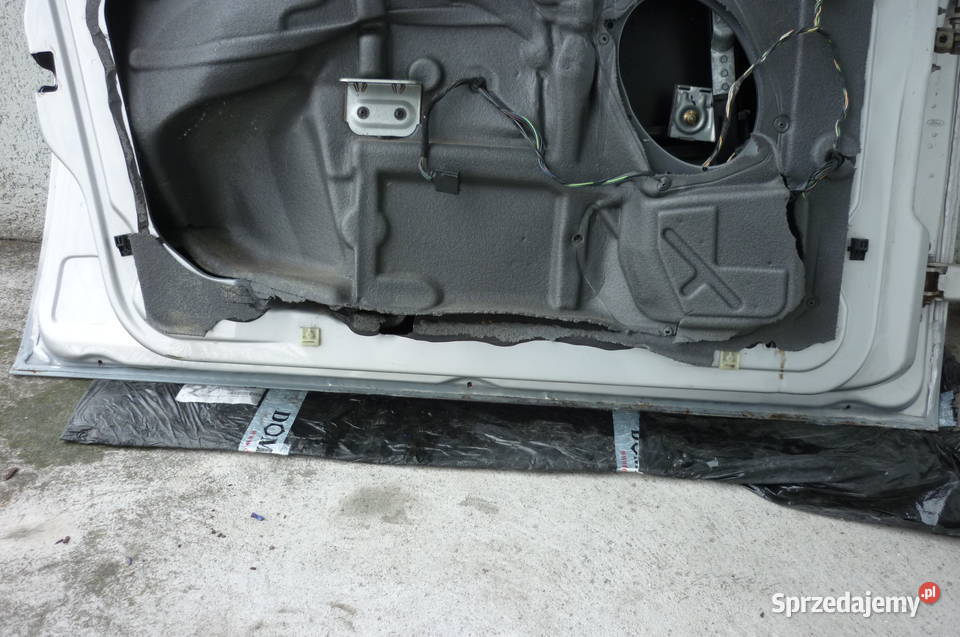 Drzwi Ford Mondeo Mk3 60 lewy przód Rok produkcji 2004 Pobiedziska