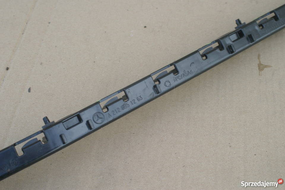 MERCEDES E KLASA W212 KOMBI ŚLIZG ZDERZAKA PRAWY Karoseria Bieleń