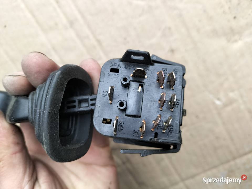 PRZEŁĄCZNIK KIERUNKOWSKAZÓW ASTRA G 90560990 osobowe