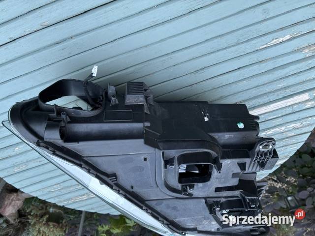 ReflektorLampa do BMW X1 F48 przed liftingiem Szadek