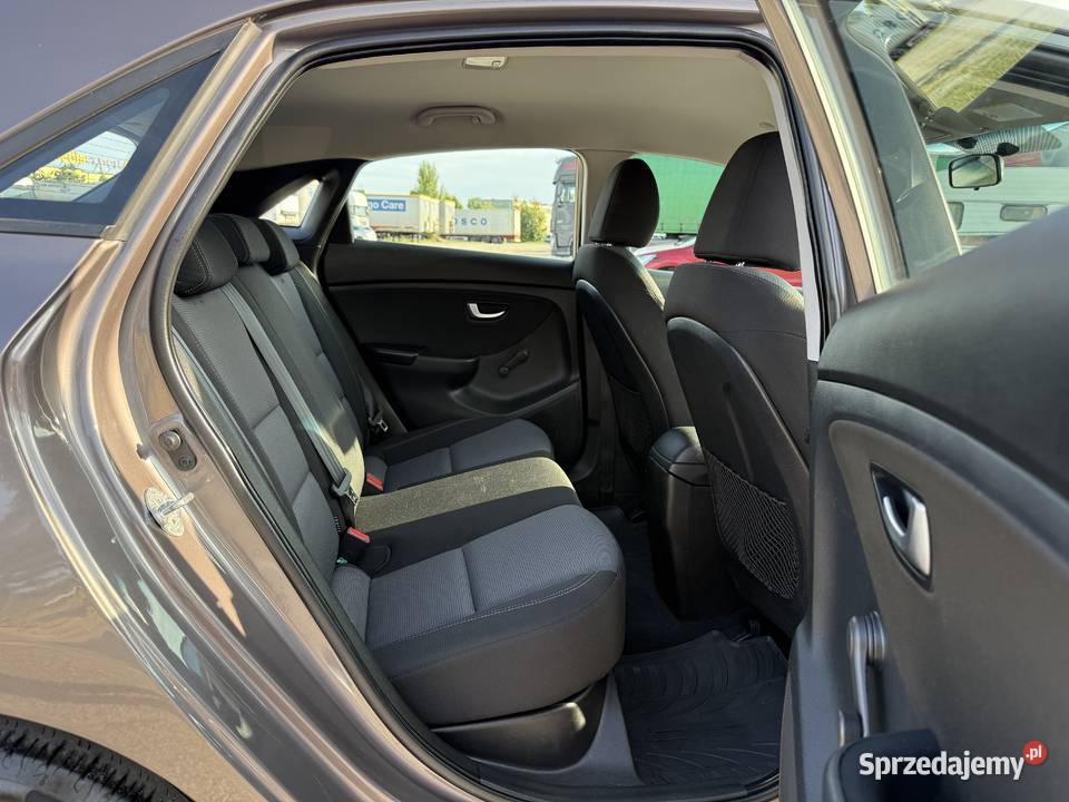 Hyundai i30 16 BENZYNA Klimatronik Nawigacja czujnik zmierzchu Konin