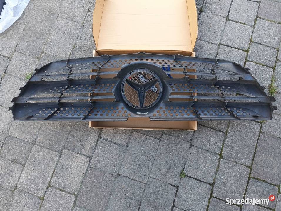 Atrapa grill Mercedes Vito w447 z emblematem Syców